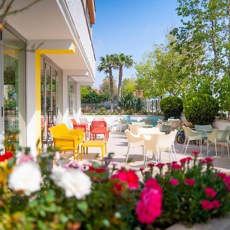 ג'וליאנובה Hotel Royal מראה חיצוני תמונה