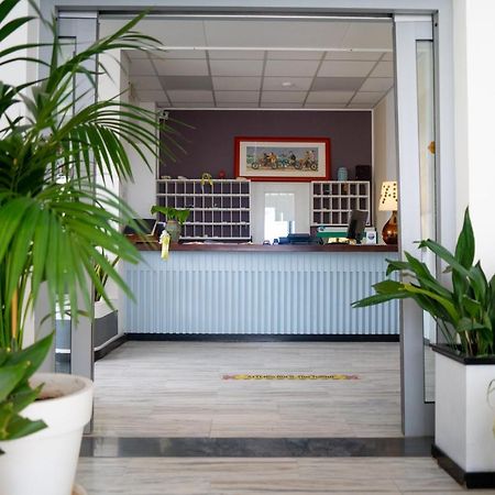ג'וליאנובה Hotel Royal מראה חיצוני תמונה