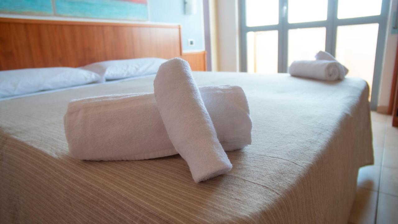 ג'וליאנובה Hotel Royal מראה חיצוני תמונה
