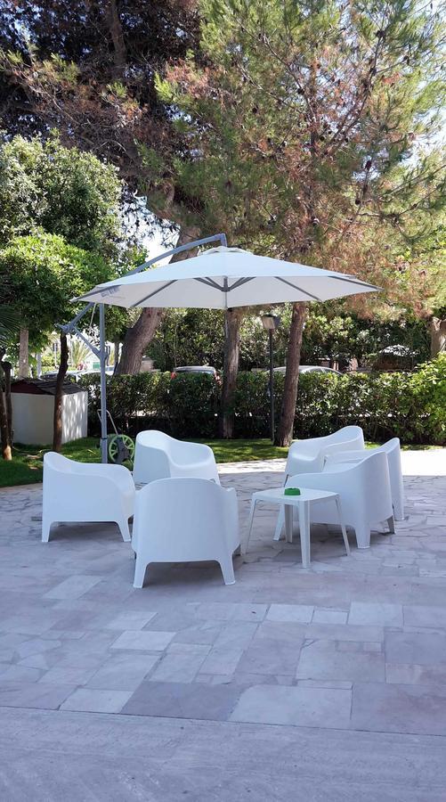 ג'וליאנובה Hotel Royal מראה חיצוני תמונה